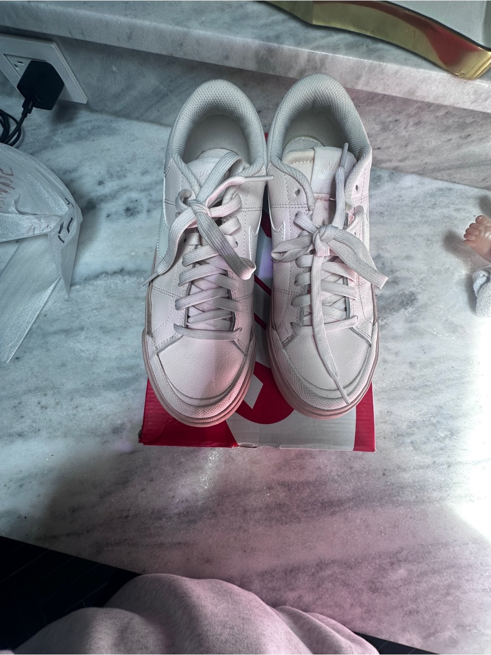 Women’s platform Nike Low-Top Sneakers in very Light Pink